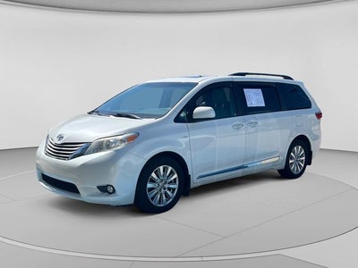 2017 Toyota Sienna XLE 7 Passenger