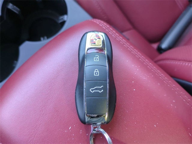 2023 Porsche Macan Base